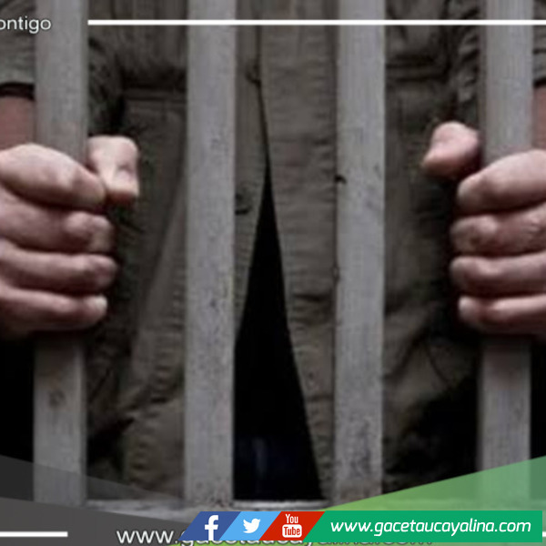 Joven de 18 años en prisión preventiva por presunta violación a su madre