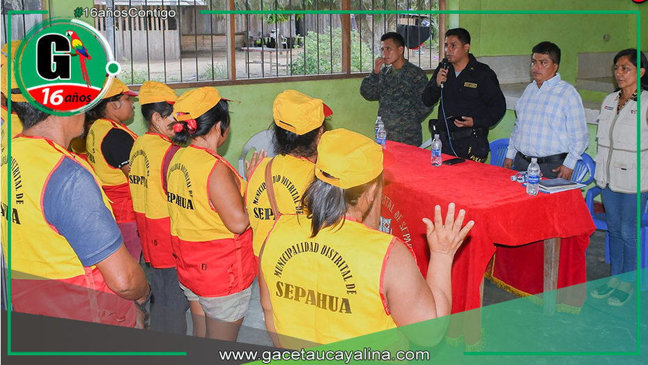 Alcalde de Sepahua juramentan a la nueva Junta Vecinal en el barrio Centro América