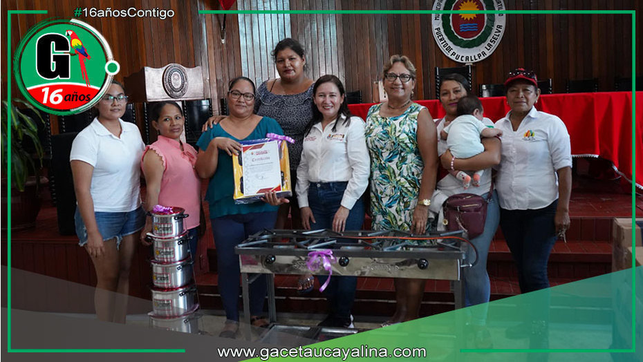 Alcaldesa Janet Castagne premia a los ganadores del "Juane más rico"