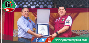 Alcalde de San Juan Bautista Joel Parimango recibe distintivo "Apuesta por la Primera Infancia