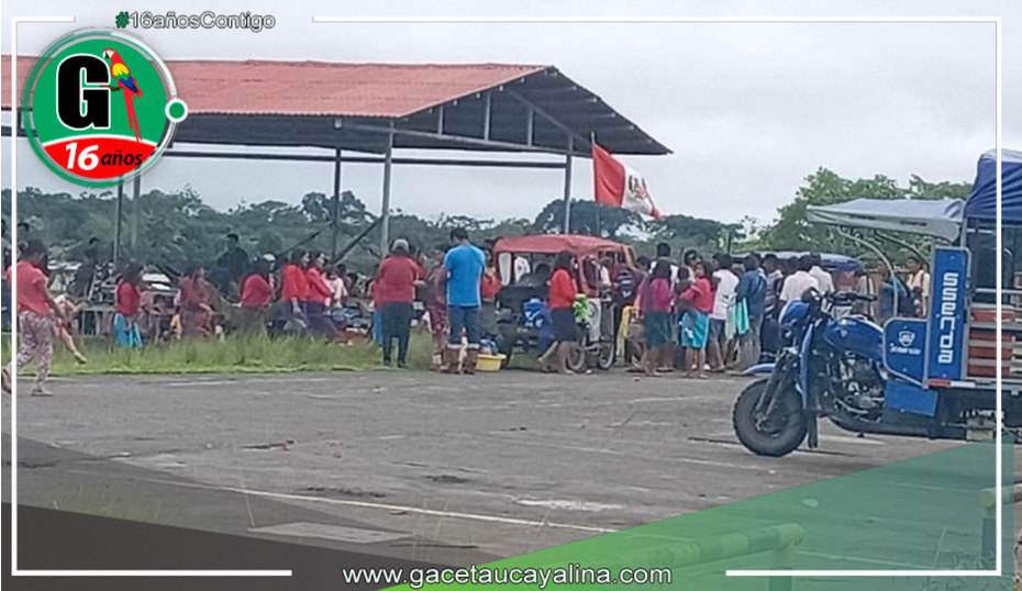 Personal de la policía asignados a Pavayacu y trompeteros dentro del lote 8