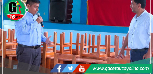 Alcalde de Sepahua entrega de carpetas escolares en la I.E.I. Padre Francisco Álvarez