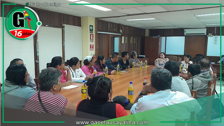 La Alcaldesa Janet Castagne Vásquez se reúne con vecinos de Pacacocha y La Hoyada