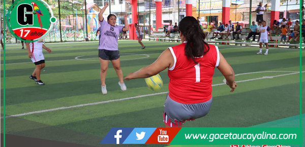 Fútbol femenino corona a campeona a Barrio Maquía en Contamana