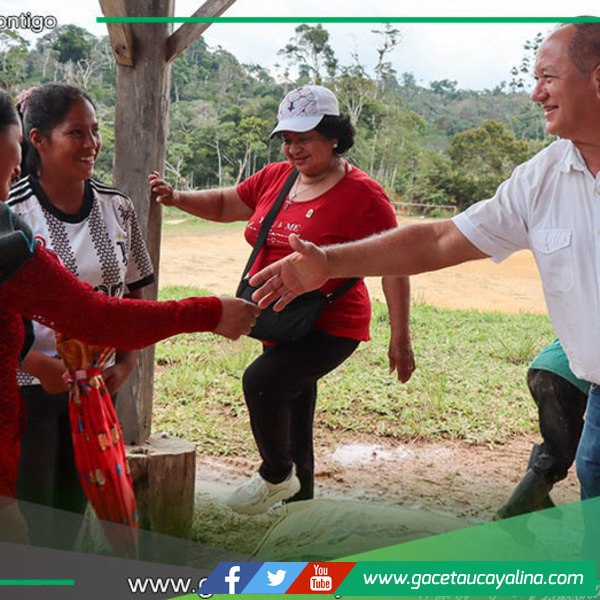 Alcalde de Atalaya supervisa trabajos en zona cafetalera y recibe el respaldo de la comunidad
