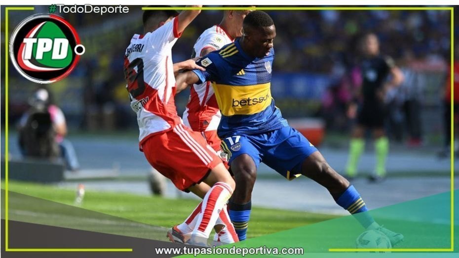 Luis Advíncula volvió a las prácticas de Boca y sería titular en el superclásico