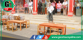 Alcalde de la Provincia de Ucayali entrega mobiliario escolar a instituciones educativas