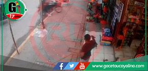  Motocicleta termina dentro de un negocio en Pucallpa