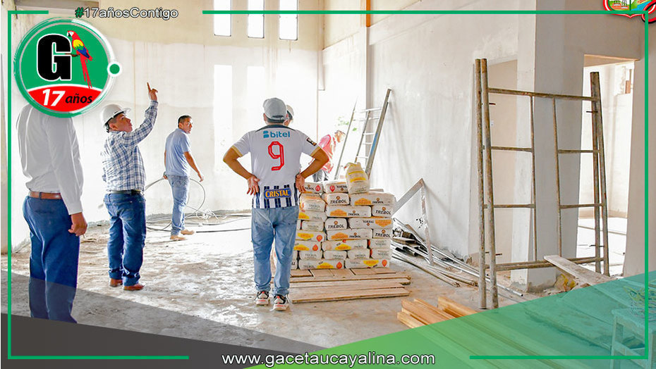Alcalde supervisa avance de remodelación del Palacio Municipal en Sepahua