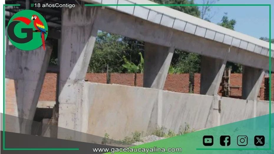 Obreros paralizan obras del Polideportivo de Saposoa por descuentos irregulares.