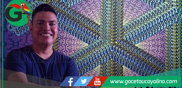 Fredy Tuanama obtiene segundo lugar nacional con arte shipibo amazónico.