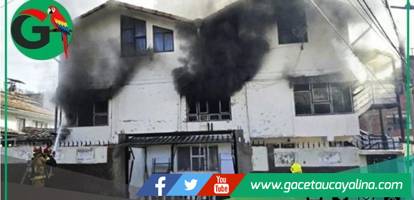 Bomberos del Cusco controlaron incendio en Wanchaq y rescataron a tres personas.