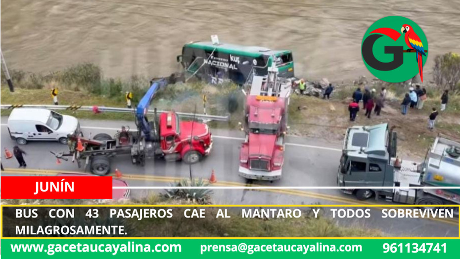 Bus con 43 pasajeros cae al Mantaro y todos sobreviven milagrosamente.