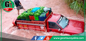 Tres personas salvan de morir tras crecida del río en Pasco