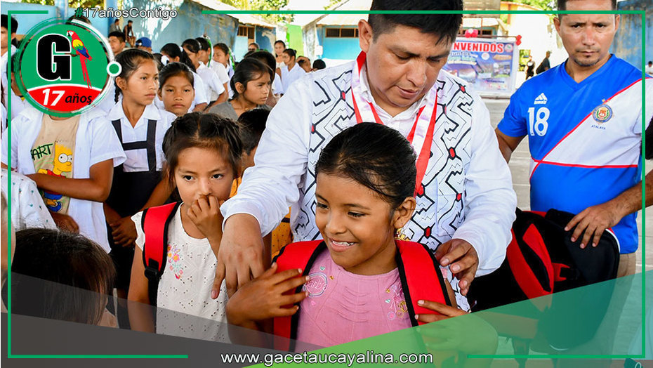 Municipalidad de Sepahua entrega 230 mochilas a estudiantes