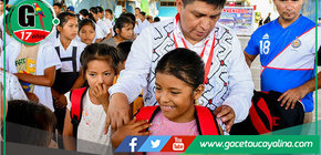 Municipalidad de Sepahua entrega 230 mochilas a estudiantes