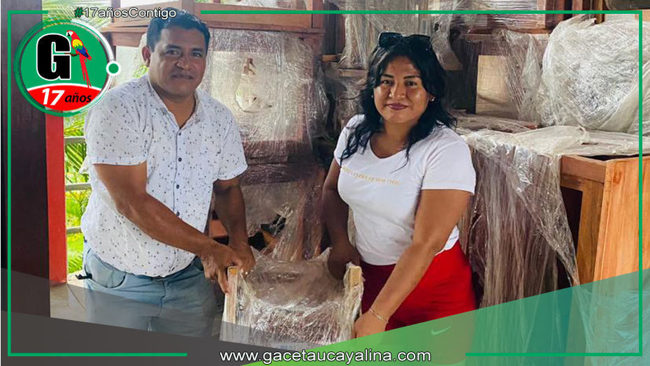Municipalidad de Ucayali entrega mobiliario escolar a colegio inicial