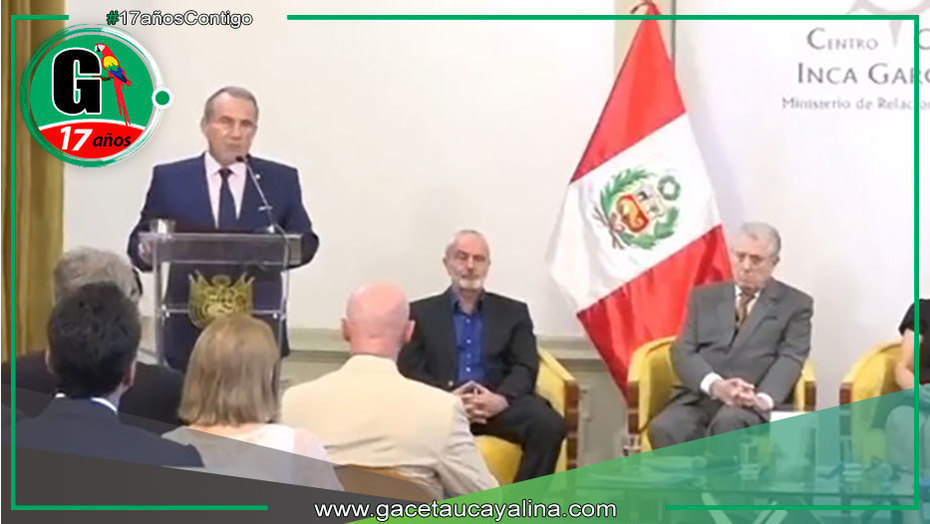 Presentan libro que analiza relaciones exteriores del Perú