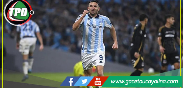 Racing goleó a Colo-Colo 4 a 0
