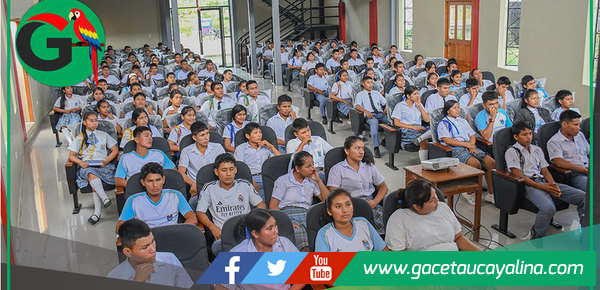 Sepahua lucha contra drogas con taller a escolares secundarios