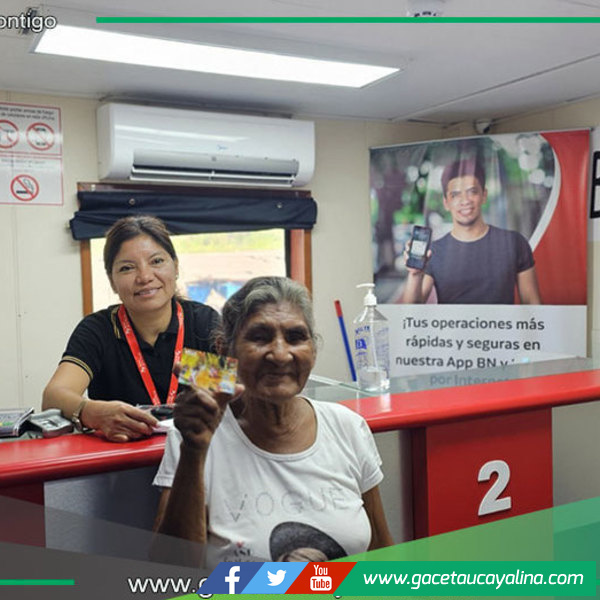 Adultos mayores amazónicos reciben tarjetas bancarias por primera vez en Loreto