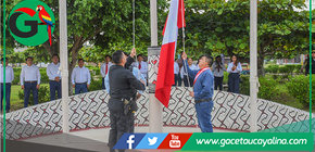 Sepahua conmemora jornada cívica con izamiento y escarapelas