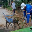 Municipalidad de Contamana limpia cunetas para prevenir inundaciones urbanas