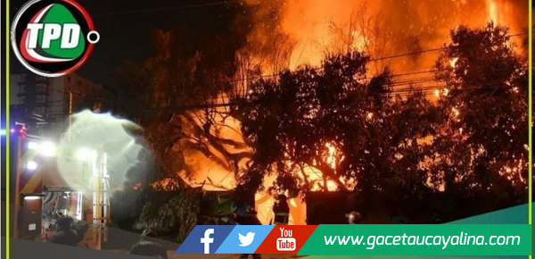 Banderazo de Universidad de Chile ocasiona incendio previo al duelo ante Alianza