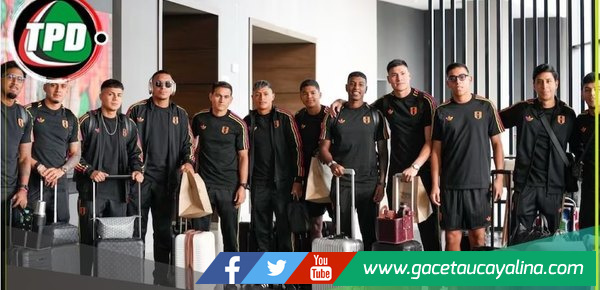La selección peruana de fútbol arribó a París 
